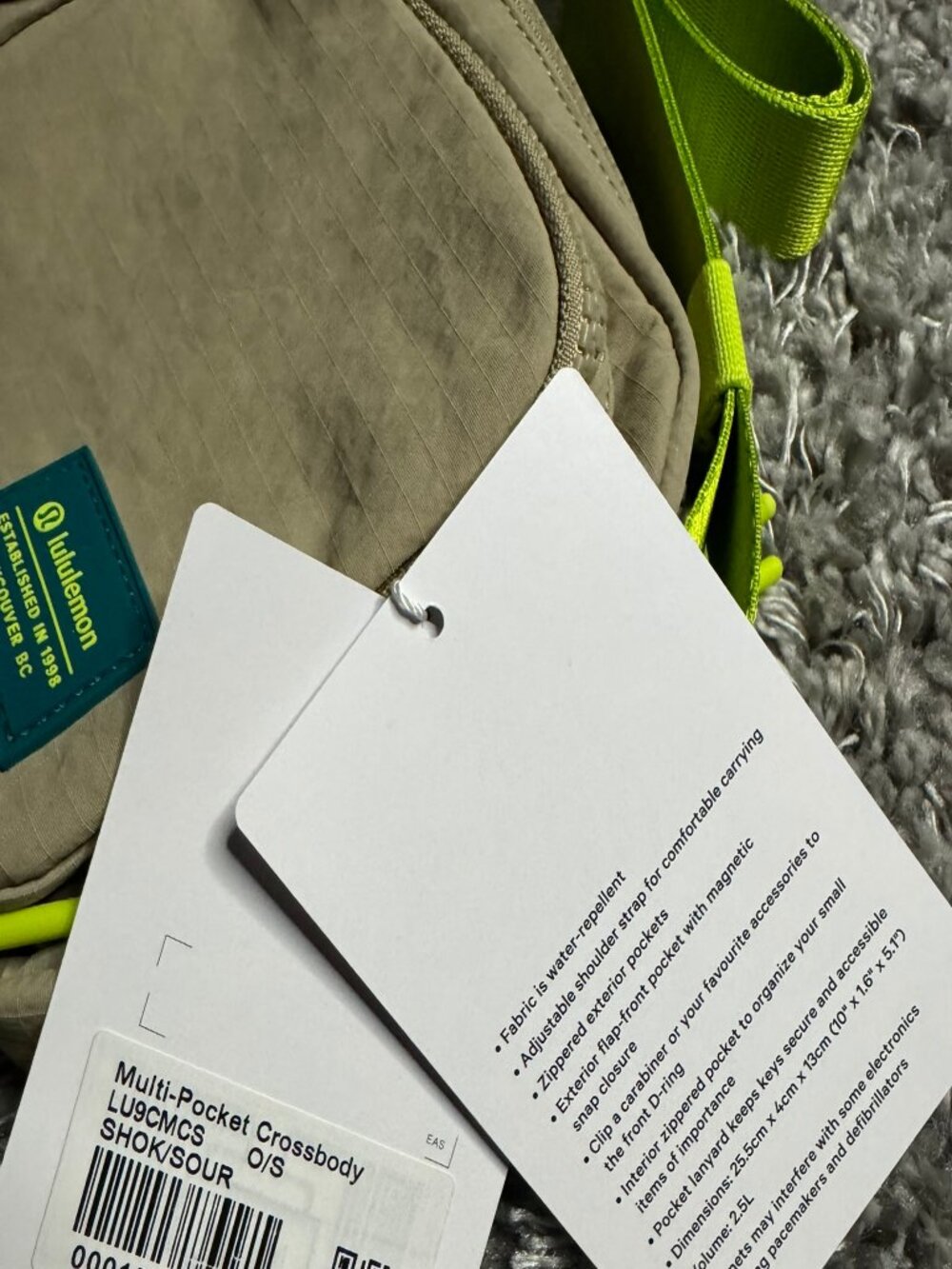 Lululemon Multipocket crossbody bag